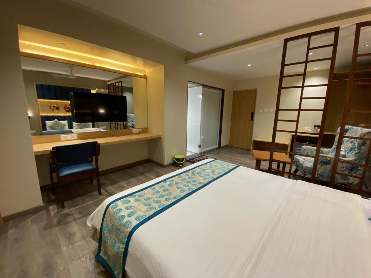 Hotel Apex International Vadodara Exteriör bild