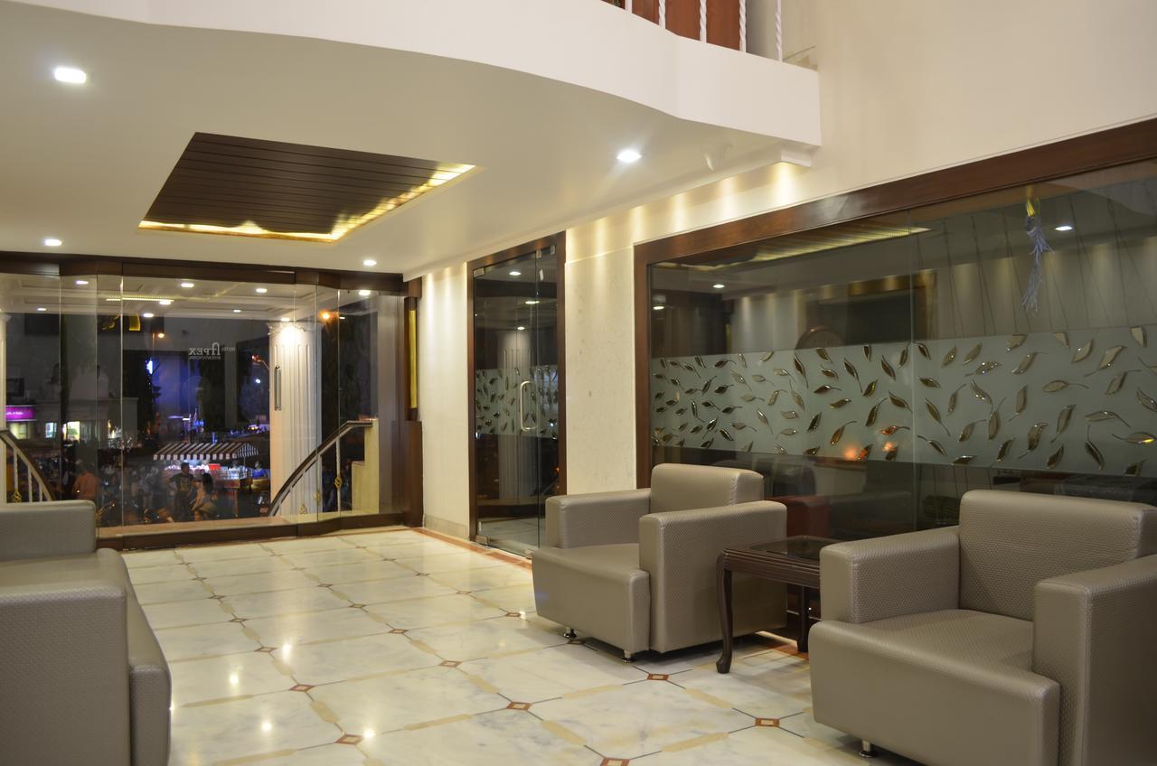 Hotel Apex International Vadodara Exteriör bild